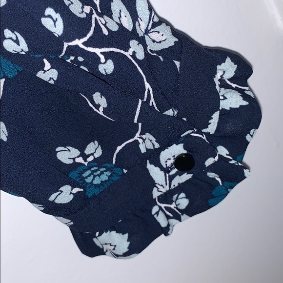 LOFT floral ruffled blouse - Picture 4 of 7